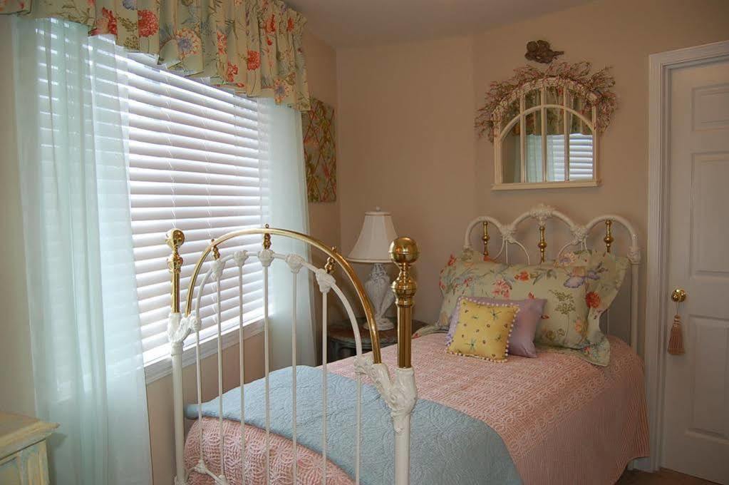 سيسيدي، مونتيري، كاليفورنيا Sandy Cove Inn المظهر الخارجي الصورة