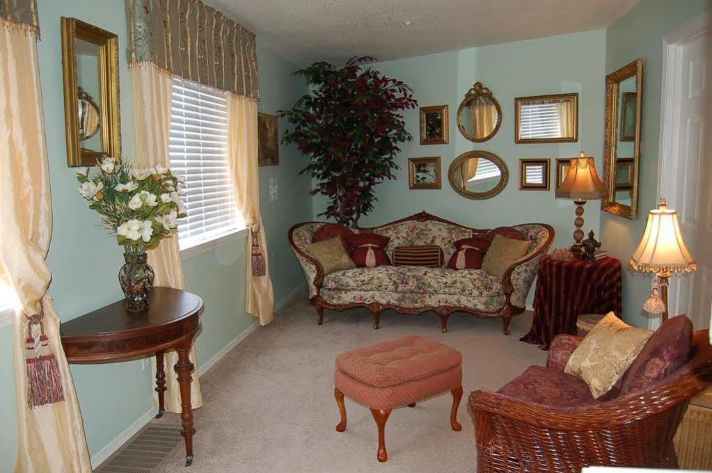 سيسيدي، مونتيري، كاليفورنيا Sandy Cove Inn المظهر الخارجي الصورة